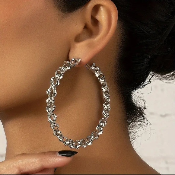 Silver Hoop Twisted Earrings Medium Large in size New - Picture 1 of 5